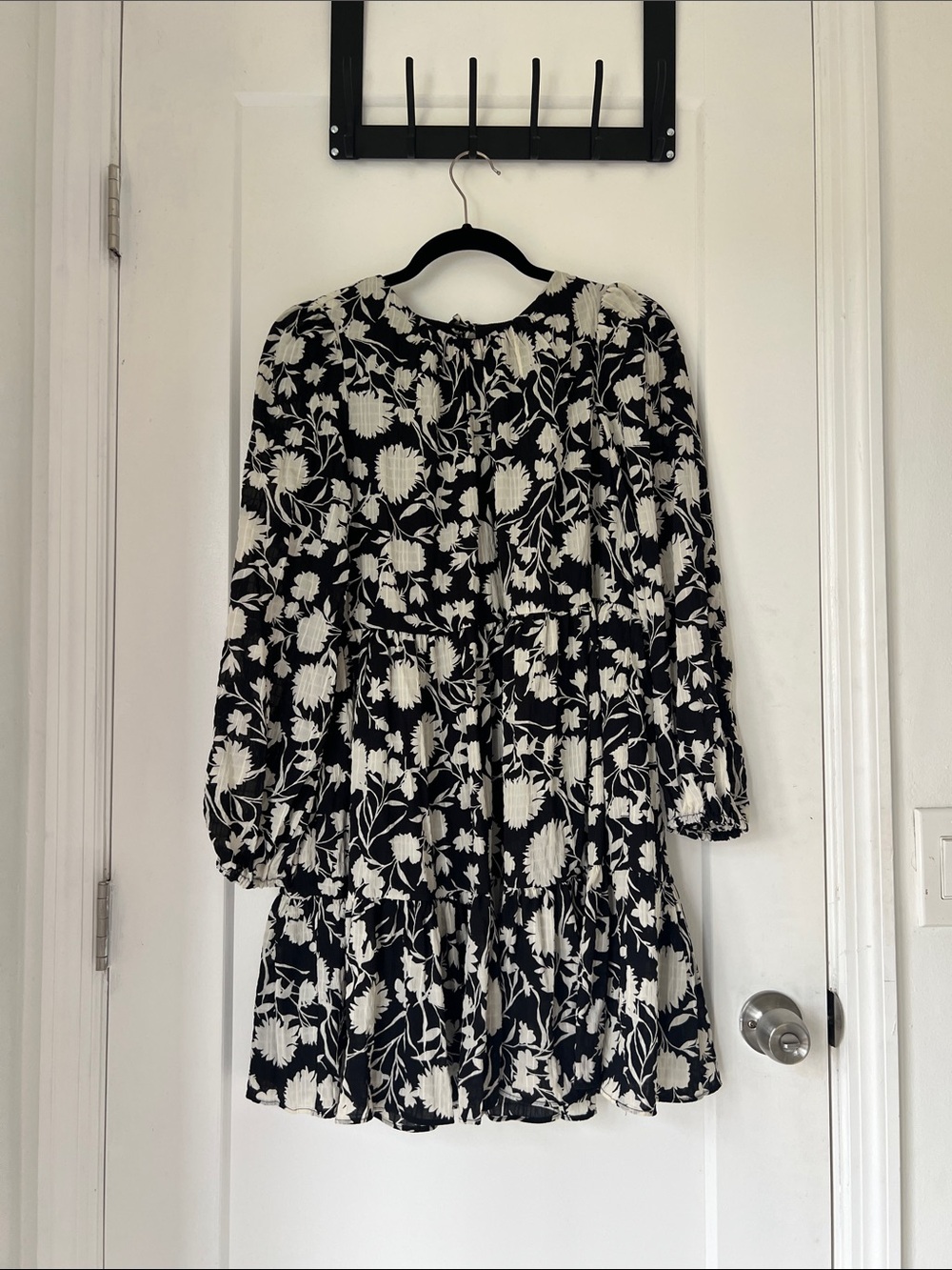 MSK Black & White Floral Long Sleeve Tiered Mini Dress